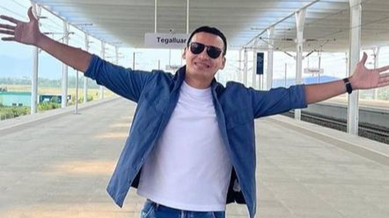 Potret Ben Joshua Ikutan Curhat ke Mba Taylor Karena Tak Ada Yang Mengenali