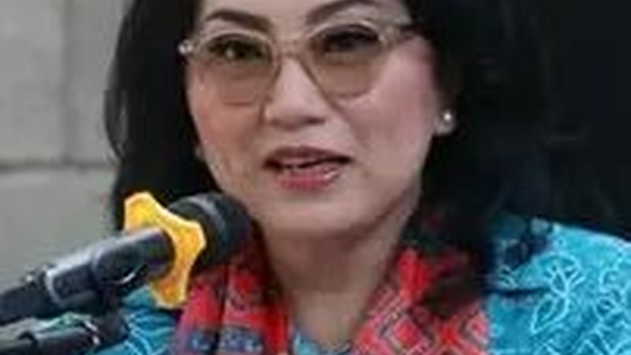 Ketua PKK Sulut Serahkan Bantuan Peningkatan Peran Perempuan di Minahasa Utara