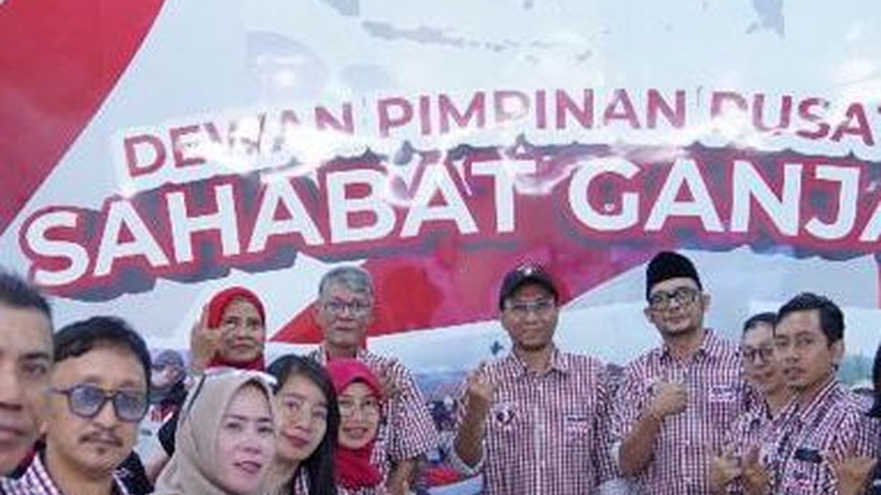 Relawan Rayakan HUT Ganjar Pranowo ke-55, Doakan Jadi Pemimpin Amanah