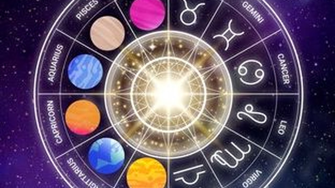 5 Alasan Orang Mempercayai Astrologi: Merinci Keyakinan yang Mendasar