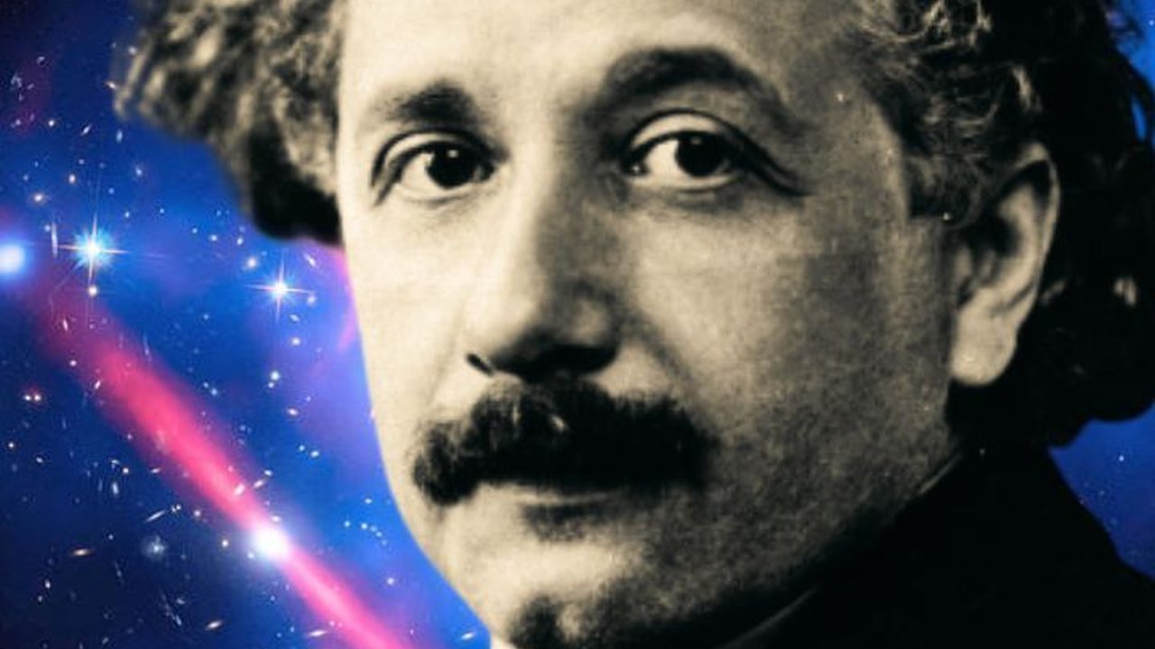 Teleskop James Webb Berhasil Tangkap Foto Objek Cincin Einstein yang Langka, Begini Bentuknya