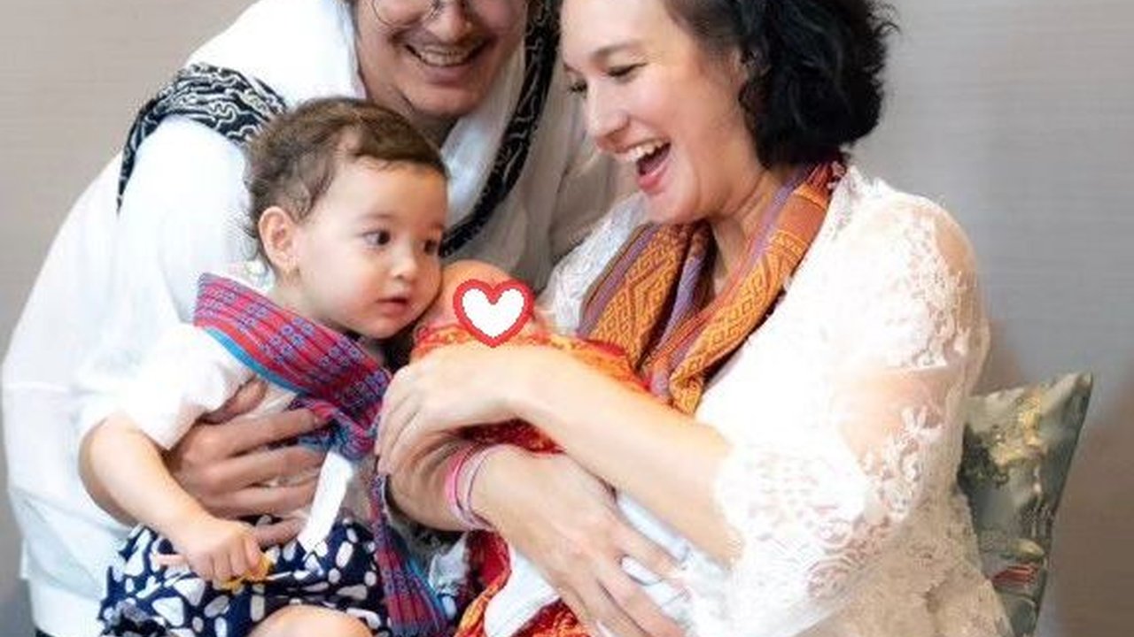 Melahirkan Anak Kedua, Ini Perjalanan Kehamilan Nadine Chandrawinata