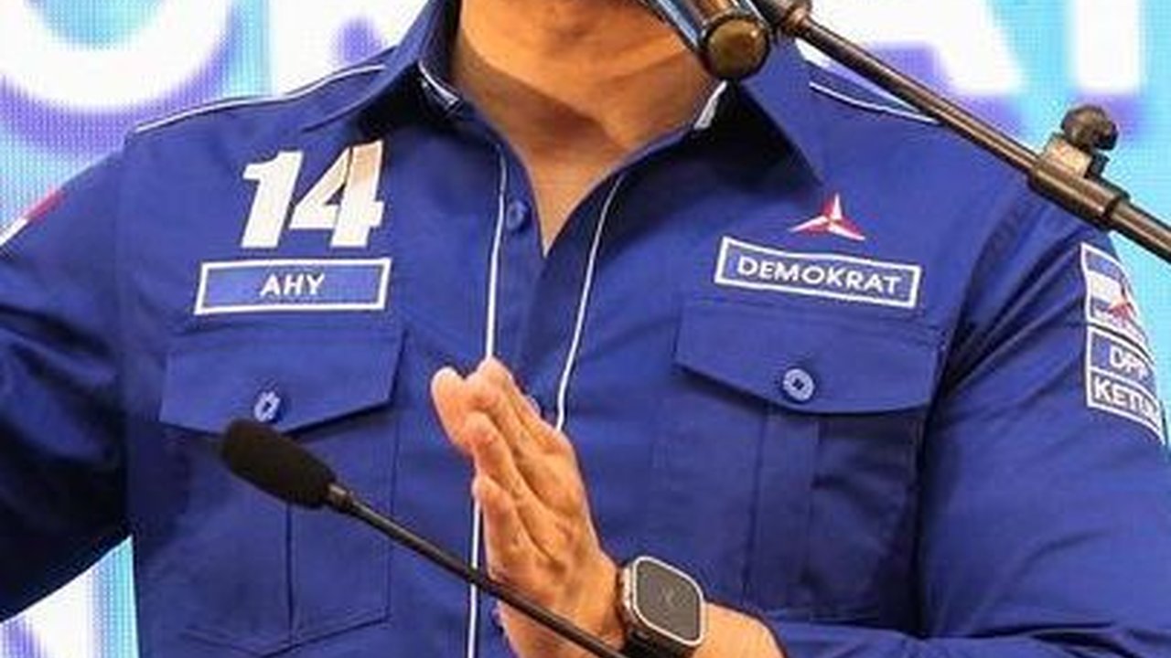 Potret Lawas AHY Masih Balita dengan Sang Kakek, Sosoknya Dikenal Jenderal TNI Penumpas PKI