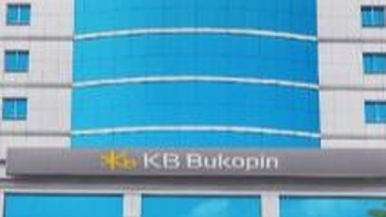 KB Bukopin Salurkan Kredit Rp309 Miliar ke INVI untuk Pengadaan Bus Listrik Trans Jakarta
