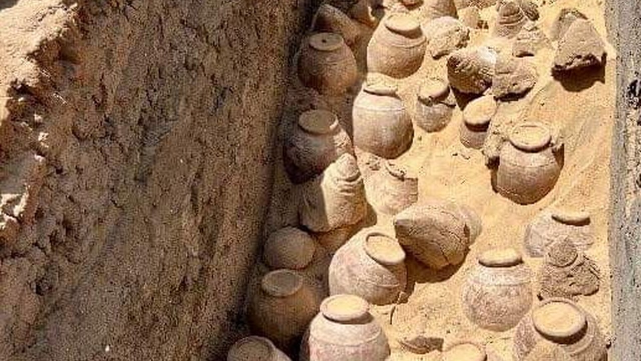 Minuman Anggur Berusia 5.000 Tahun Ditemukan Dalam Makam Firaun Wanita Pertama Mesir, Kondisinya Masih Utuh
