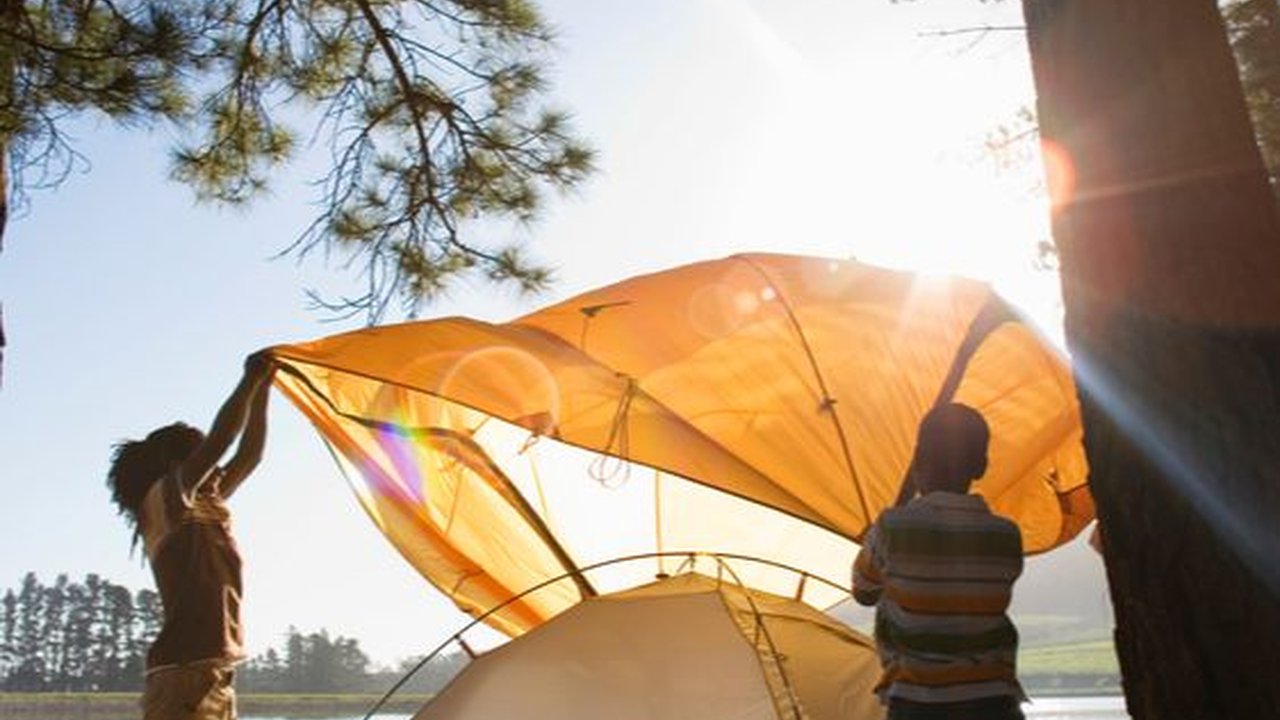 Suka Camping? Lakukan 4 Tips Zero Waste Ini Demi Wujudkan Kemah yang Ramah Lingkungan