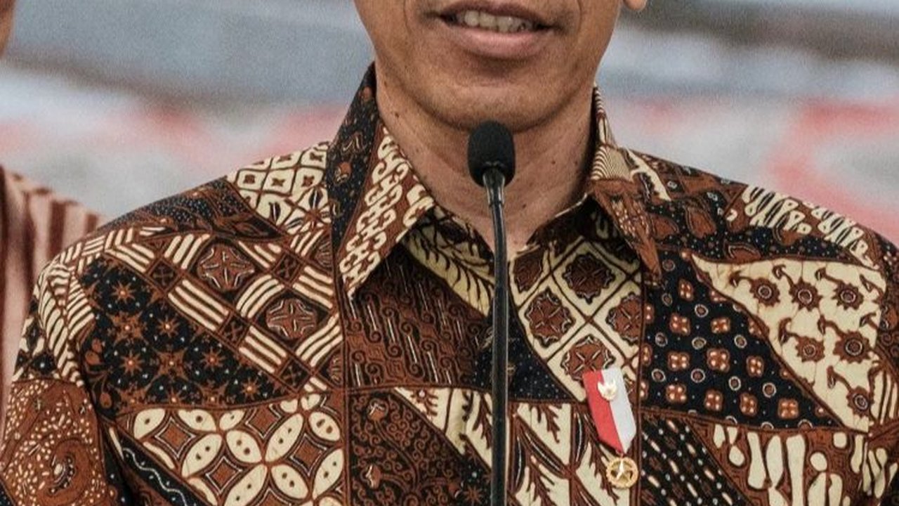 PDIP Blak-blakan Sebut Gibran dan Bobby Jadi Kepala Daerah karena Keinginan Jokowi