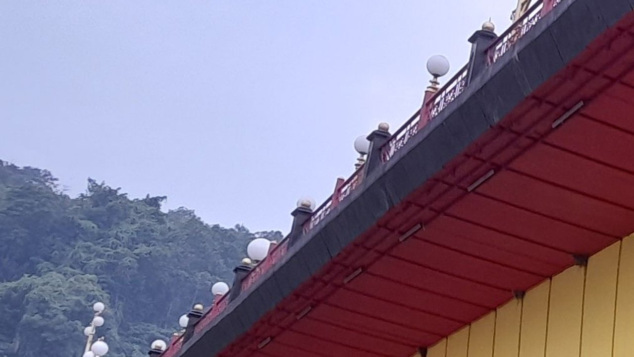 Pesona Warna-warni Jembatan Siti Nurbaya, Tempat Ikonik di Kota Padang