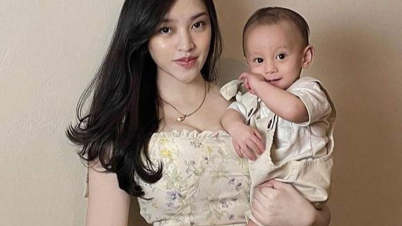Hot Mom Idola Netizen, 8 Foto Amanda Zahra Yang Kini Makin Eksis Usai Kasus Perselingkuhan