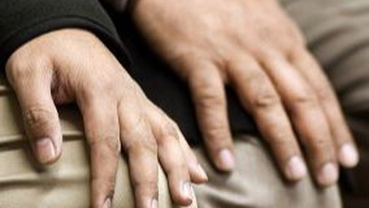 Hukum Menjamak atau Qashar Shalat Saat Sibuk Menyambut Tamu, Apakah Boleh?