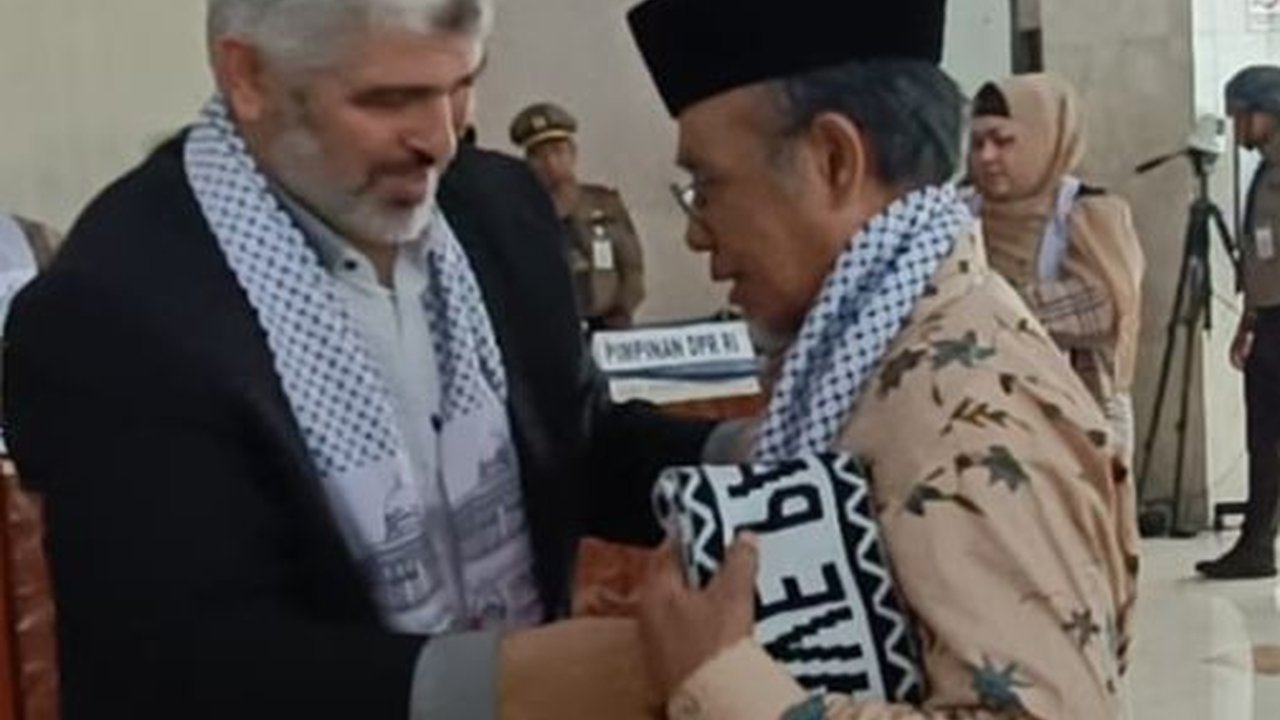 Kenakan Syal Palestina, 249 Anggota DPR Hadiri Rapat Paripurna Pembukaan Masa Sidang
