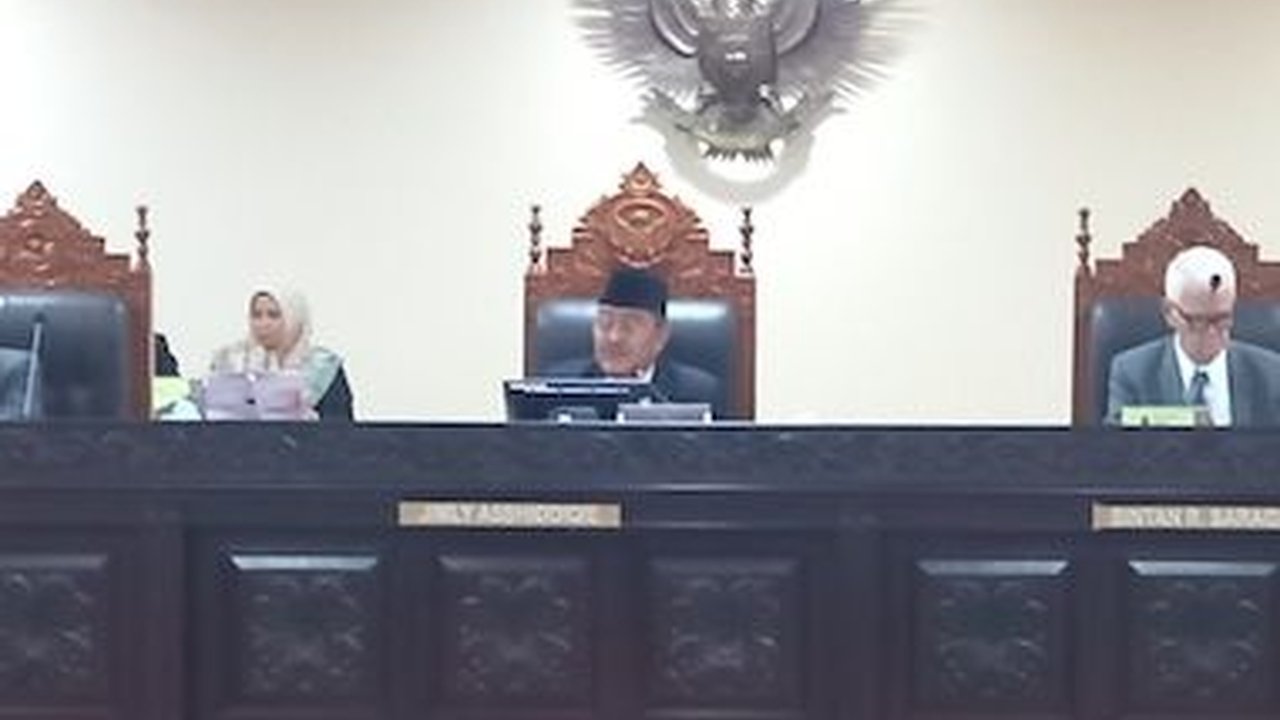 Denny Indrayana Ungkap Pernikahan Anwar Usman dan Adik Jokowi Merupakan Mula Rusaknya Independensi MK