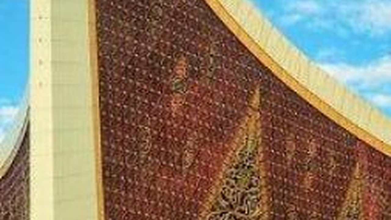 Gaya Bangunan Ciri Khas Minang, Ini Fakta Bangunan Masjid Raya Sumatera Barat