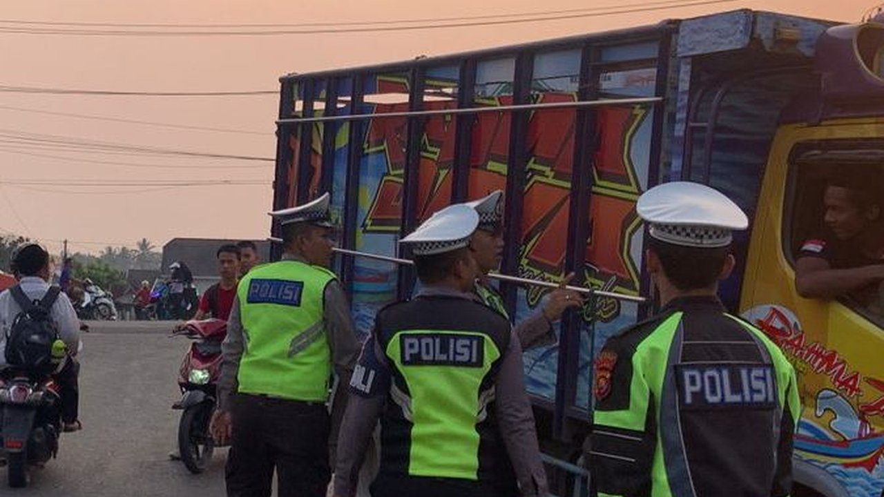 Horor! Buntut Warga Blokir Jalanan di Jambi, Macet Mengular Hingga 30 Kilometer