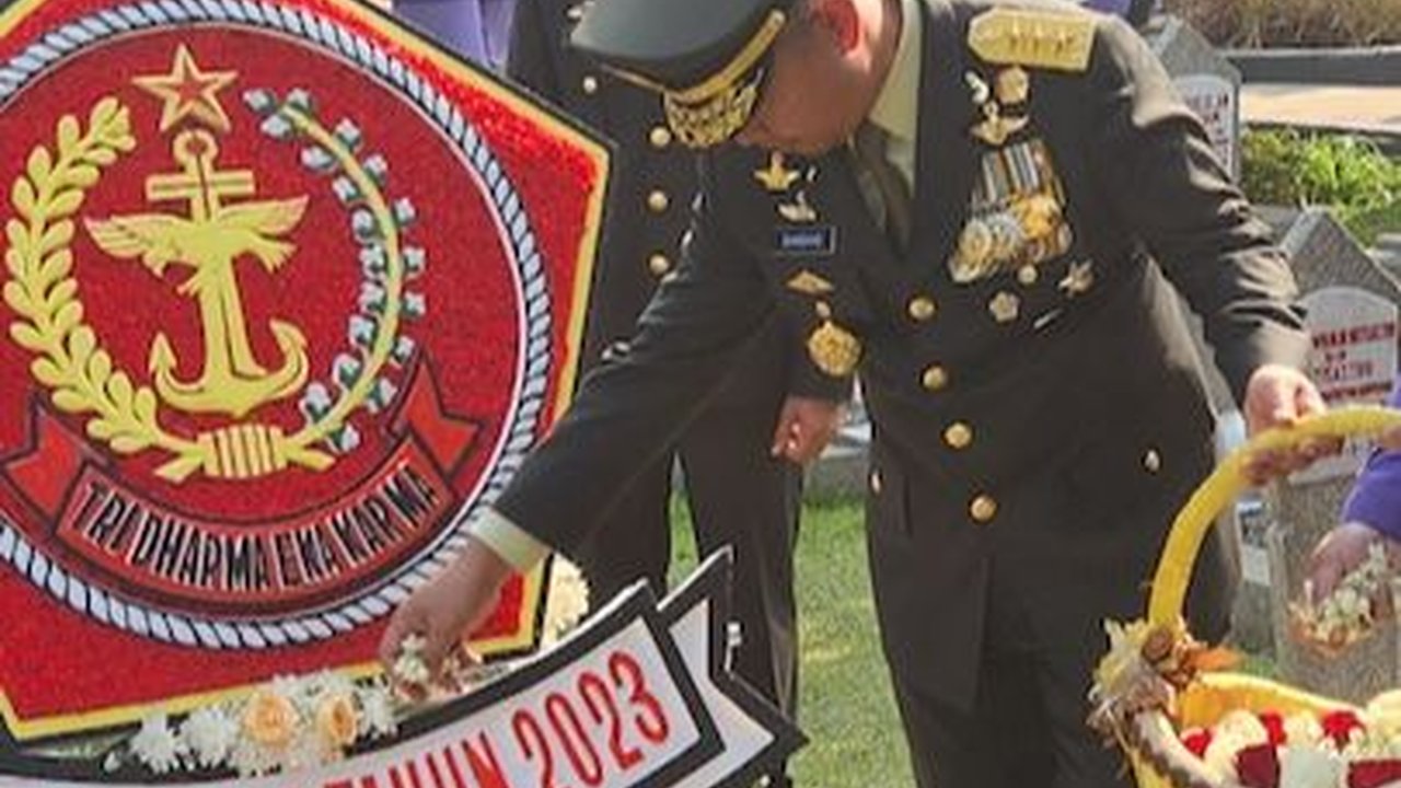 Momen Hikmat Deretan Pati TNI Upacara Ziarah Nasional di TMP Kalibata
