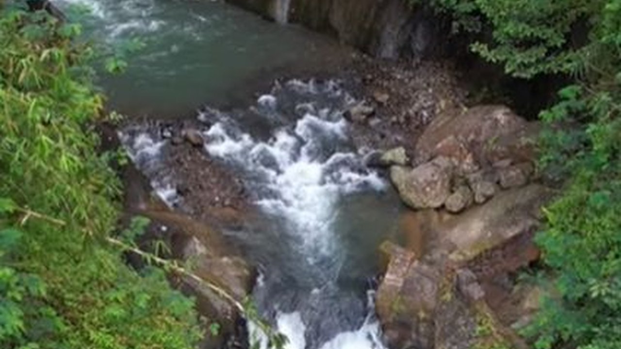 Curug di Garut Ini Punya Pemandangan Indah Tapi Dianggap Mematikan, Ini Alasannya