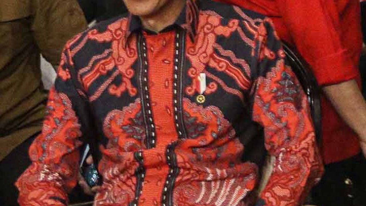 Jokowi Dibisiki Pakar: Pak Hati-Hati, Data Digital Tentukan Hasil Pilpres 2029