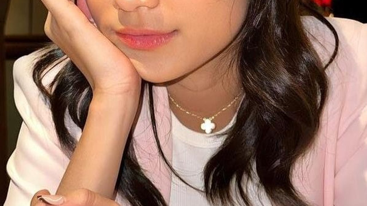 Deretan Outfit Azizah Salsha yang Harganya Bikin Melongo, Sandal dan Tas Puluhan Juta