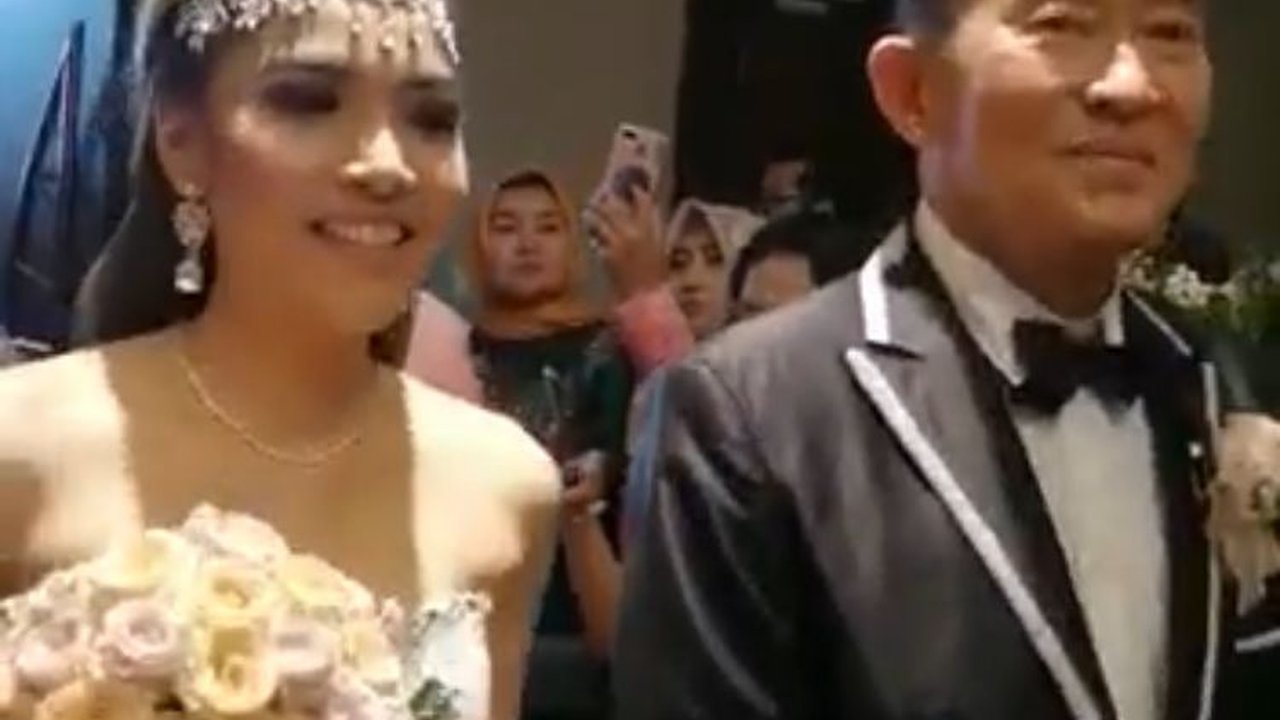 Ternyata Sudah Nikah Lagi, Ini Sosok Tiara Agnesia Istri Muda Ayah Mirna Salihin Korban Kopi Sianida