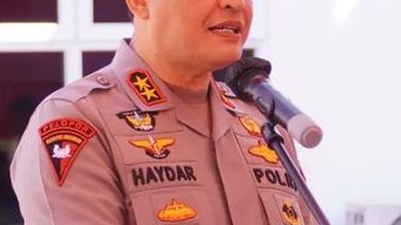 Momen Jenderal Polisi Keturunan Nabi Muhammad SAW Serahkan Tongkat Komando ke Kapolda Aceh Baru, Beri Pesan Penting