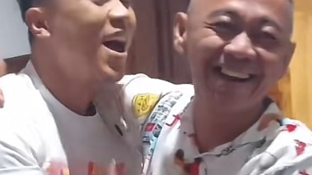 Sempat Berseteru, Ini Momen Food Vlogger Juju dan Bang Madun 'Nyak Kopsah' Damai Pelukan Erat