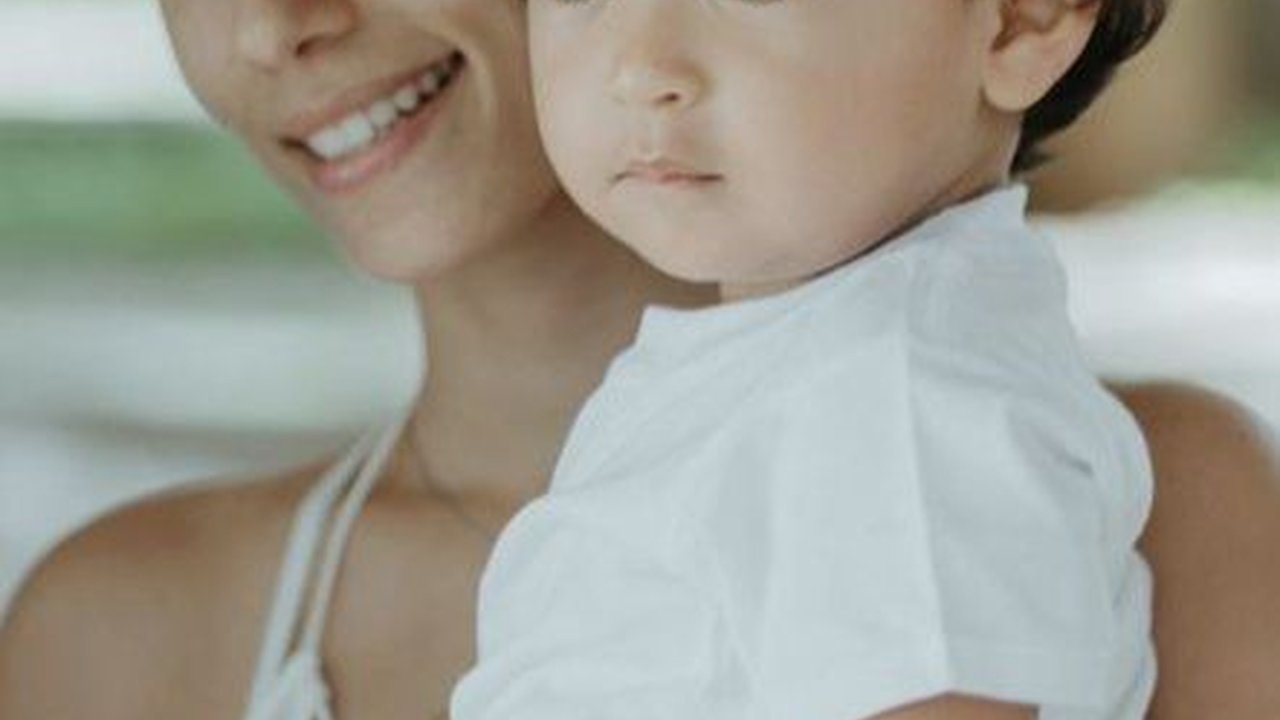 Delapan Potret Baby Aizen, Putra Pertama Erick Iskandar dan Vanessa Lima