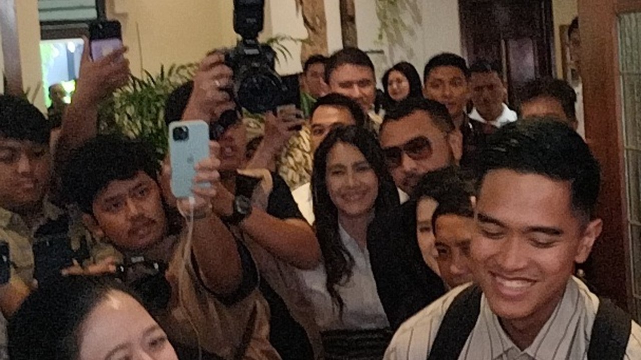 Kaesang dan Puan Kompak Tertawa ‘Sama-Sama Anak Presiden’