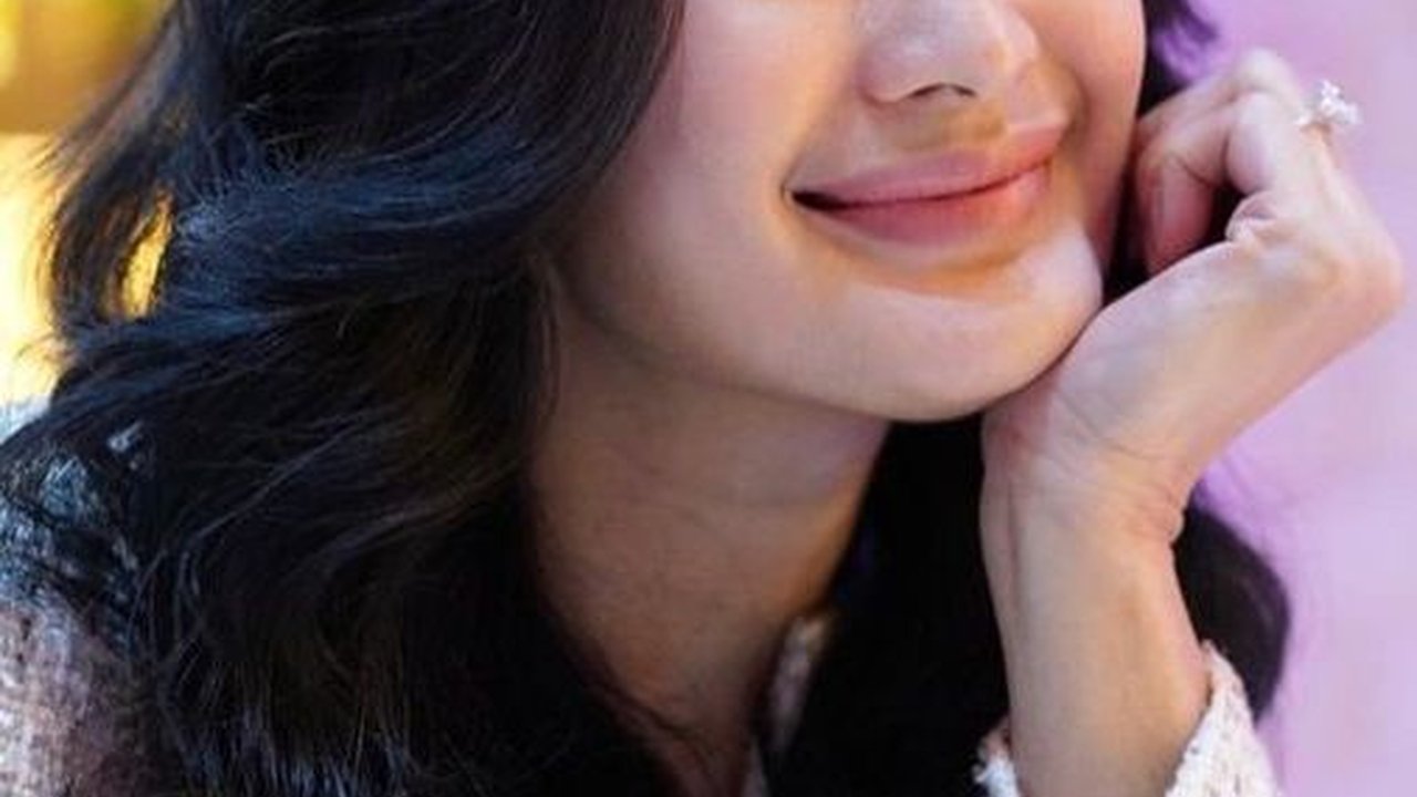 Potret Kebersamaan Donna Harun dengan Para Cucu, Penampilan 'Sang Nenek' Bikin Salfok