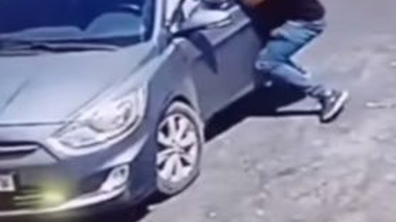 Pria Tampan ini Rela Lukai Tangannya Sendiri, Tonjok Kaca Mobil demi Lakukan Aksi Luar Biasa sampai Dapat Penghargaan Palestina