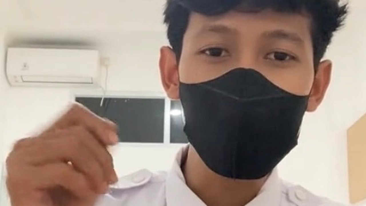 Viral Masinis bak Anak Sekolah, Potretnya saat Lepas Masker Jadi Sorotan Warganet