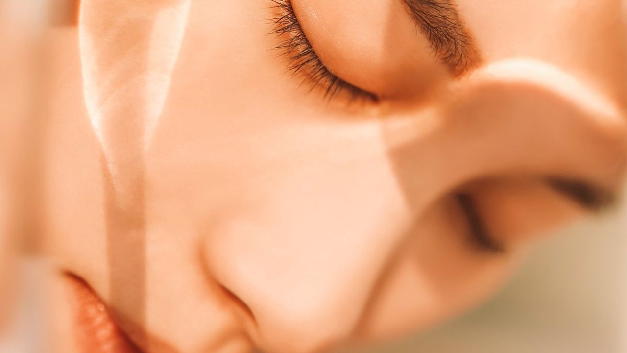 Penyebab Kulit Wajah Kendur dan Cara Mengatasinya, Lakukan Hal Berikut