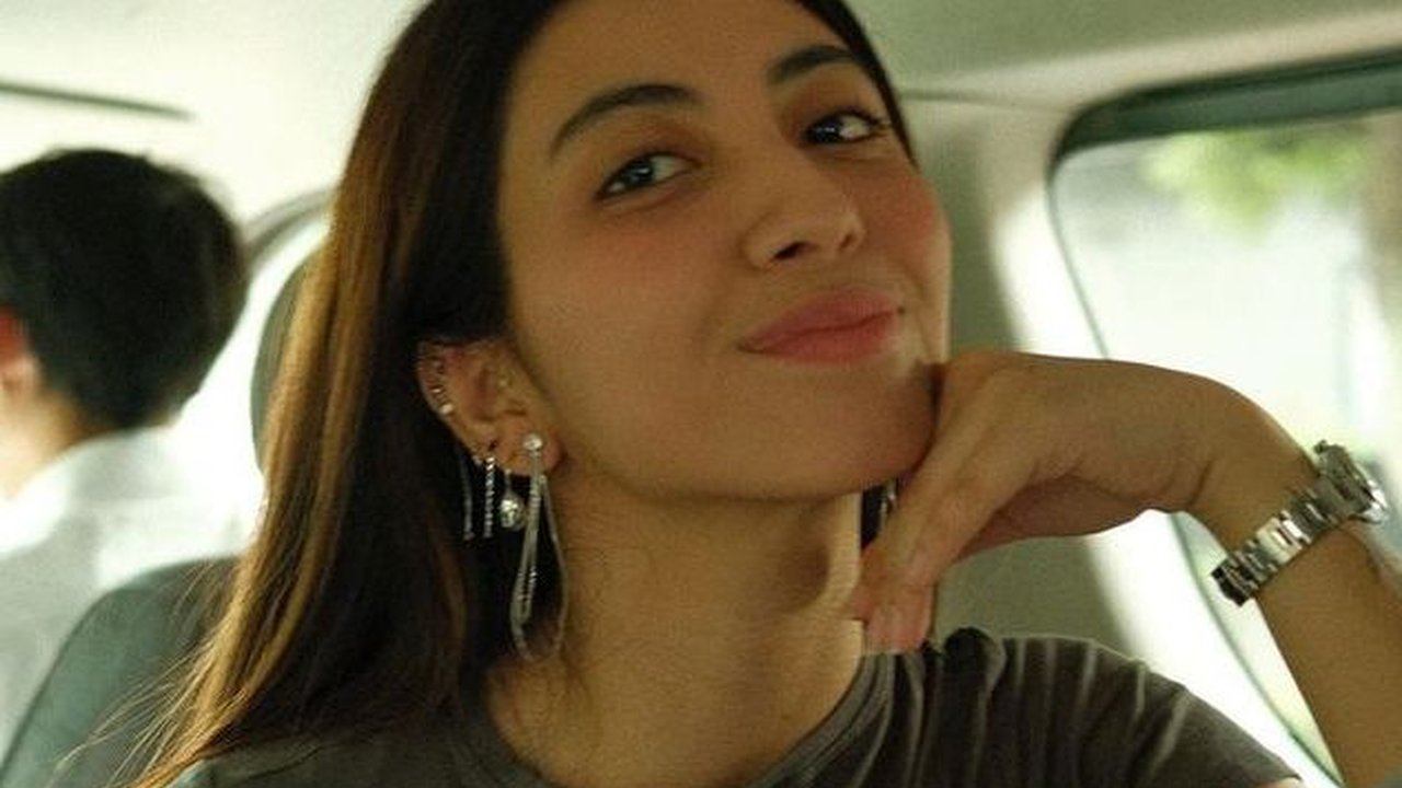 8 Potret Menawan Vicky Alaydrus, Selebgram Sekaligus Manager Azizah Salsha
