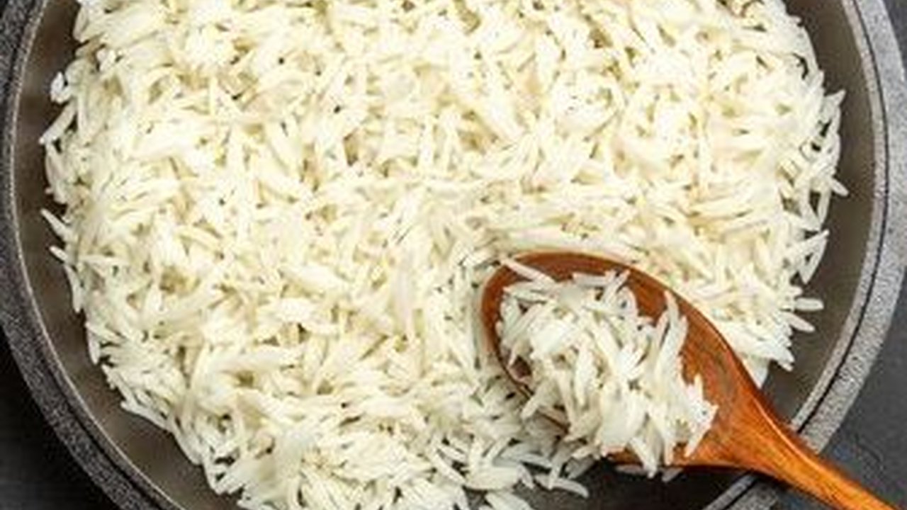 Beras Lagi Mahal, Ini Cara Simpan Nasi Supaya Lebih Awet Tapi Tetap Enak