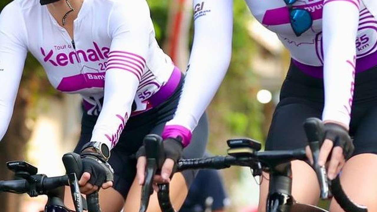 Gowes di Tour of Kemala, Luna Maya dan Nirina Zubir: Banyuwangi Menyenangkan!