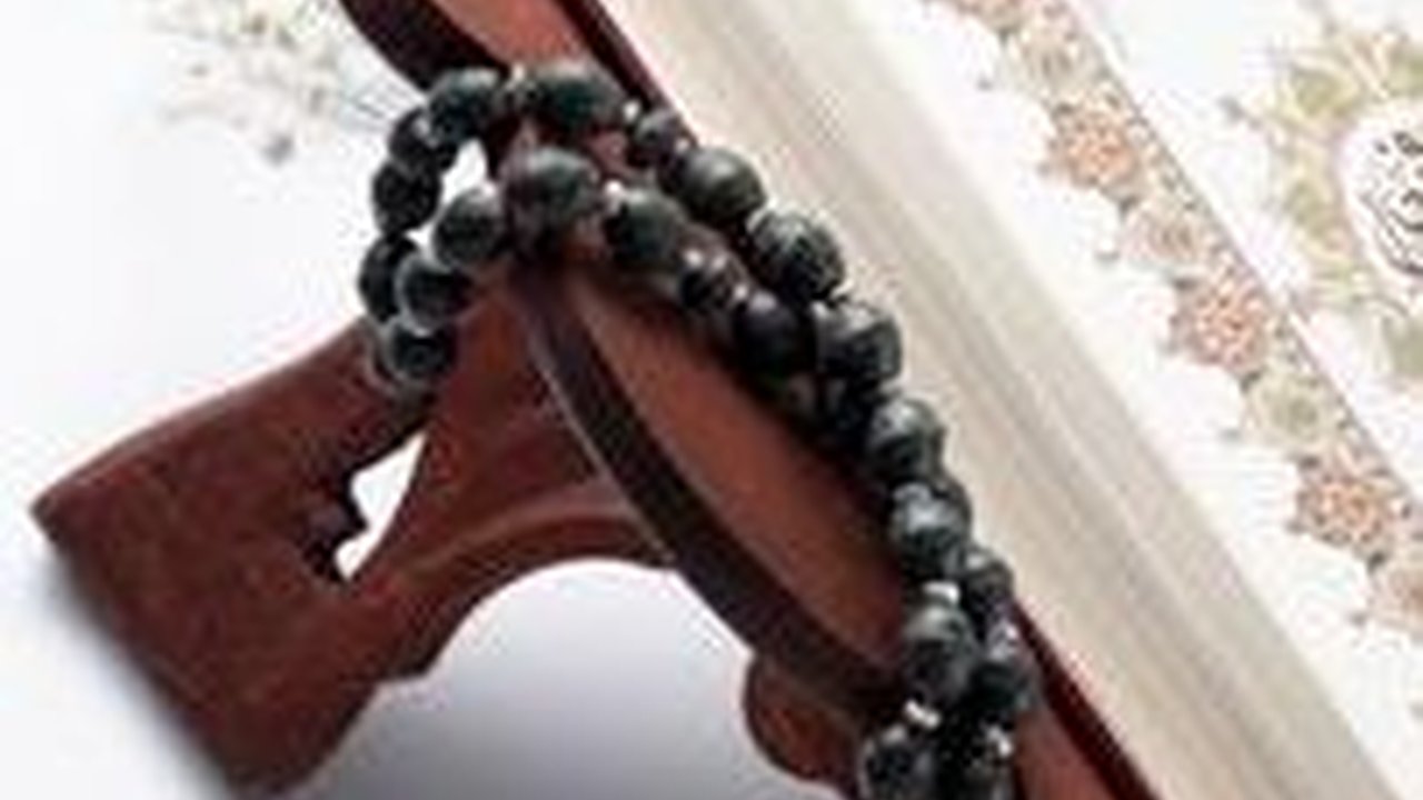 Hukum Suka Minta Ditraktir & Oleh-oleh dalam Islam, Boleh atau Tidak?