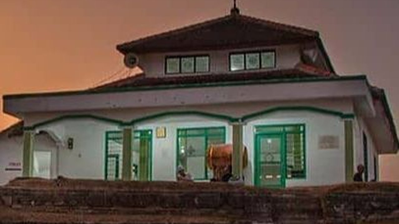 Sunan Giri Sengaja Bangun Pusat Penyebaran Islam Mirip Bangunan Hindu, Ini Potret Megahnya