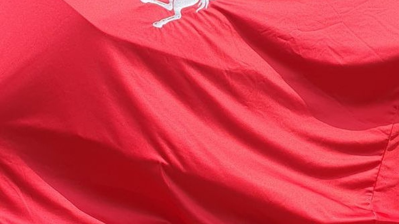 Ringsek Usai Kecelakaan di Senayan, Ini Spesifikasi Ferrari Berkecepatan 325 Km per Jam