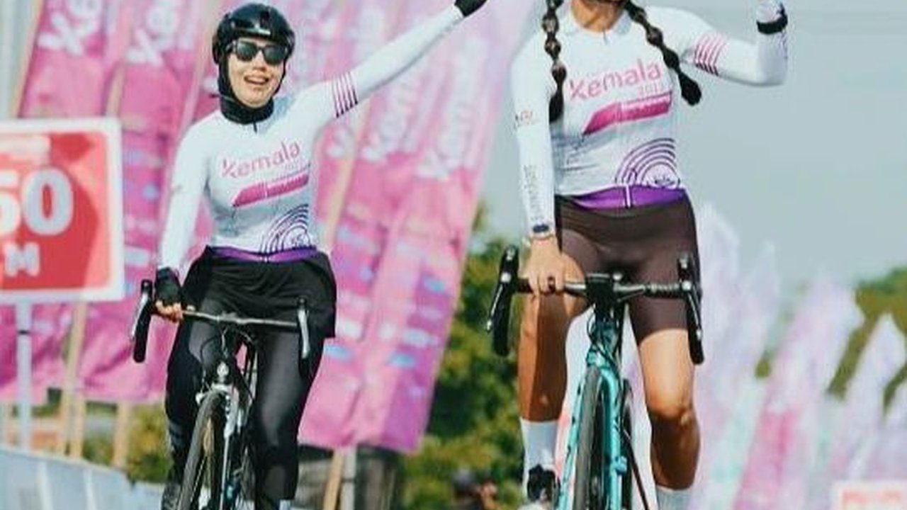 Potret Seru Balap Sepeda Tour of Kemala 2023, Diikuti Pejabat Tinggi Polisi hingga Artis Papan Atas