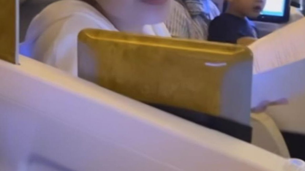 Sus Rini Ikut ke Amerika sama Raffi Ahmad dan Nagita, Duduk di Kelas Bisnis Sebelah Bos Disorot