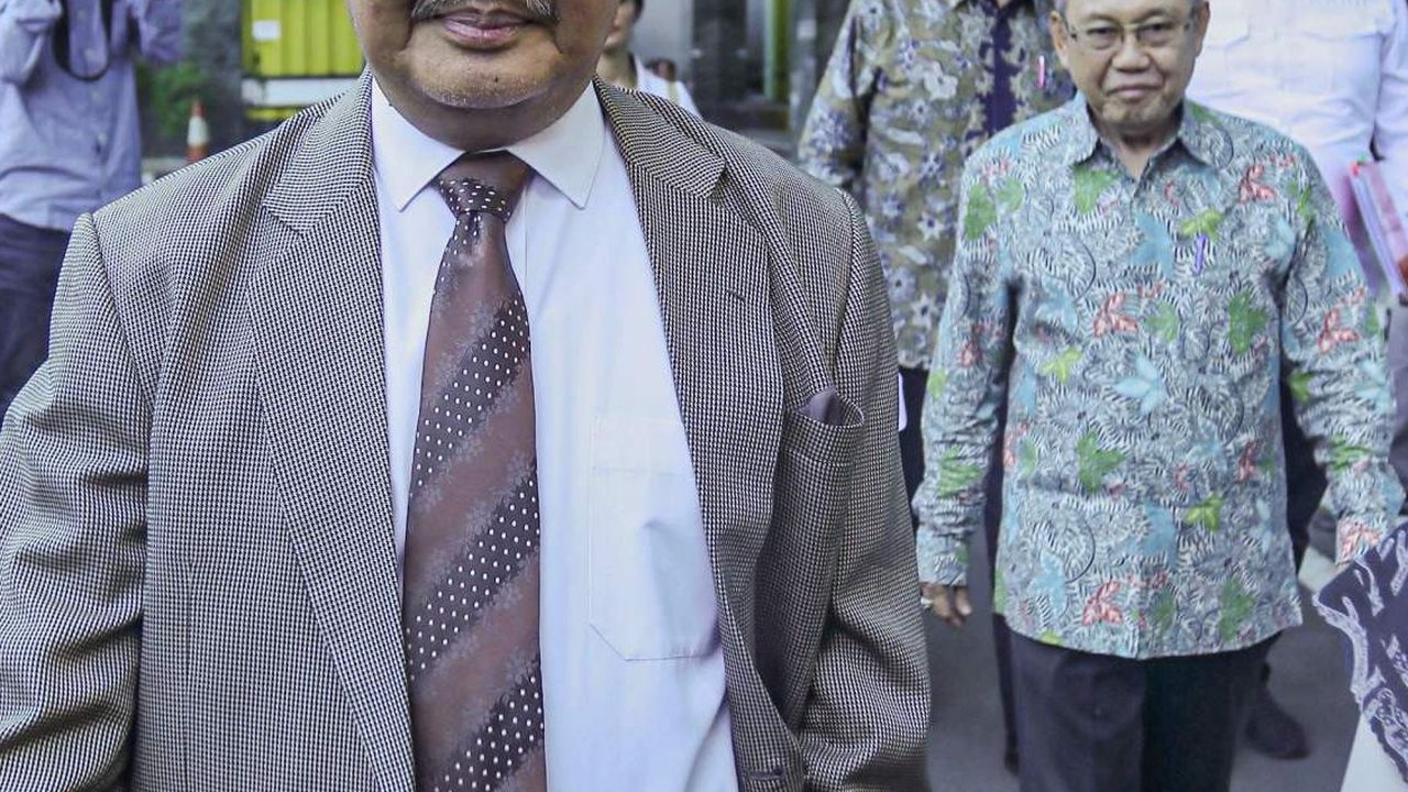 VIDEO: Ketua MKMK Jimly Periksa Anwar Usman dan Dua Hakim 