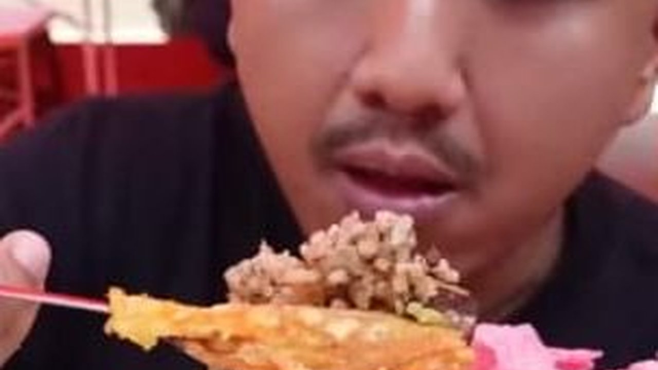 Nagita Slavina Buka Nasi Goreng 'Nagih' Menu Citarasa Masakan Padang, Begini Rasanya Bikin Ngiler