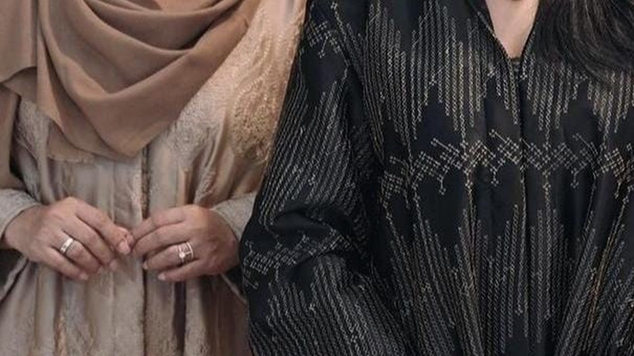 Cantik dan Memesona, Potret Putri Ikke Nurjanah yang Lulus FHUI Kini Jadi Advokat