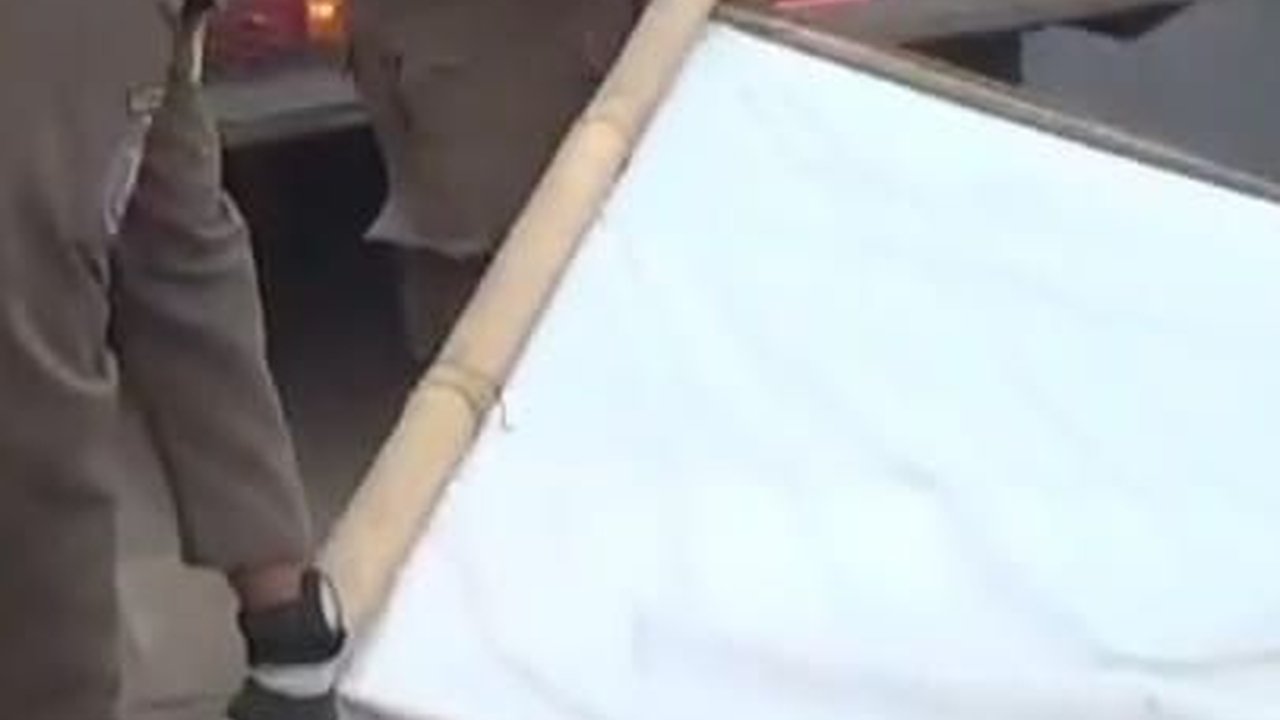 Satpol PP Bekasi Tertibkan APS Pemilu 2024, 4 Parpol Diberi Sanksi Teguran