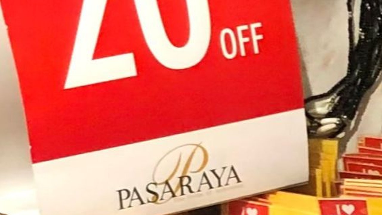 Cerita Pedagang di Pasaraya Blok M Bertahan di Tengah Sepinya Pengunjung