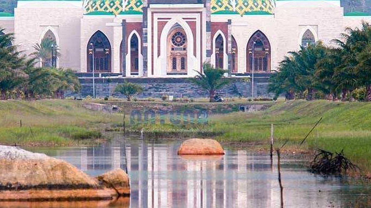 Intip Kemegahan Masjid Agung Natuna di Kepulauan Riau, Bak Miniatur Taj Mahal di India