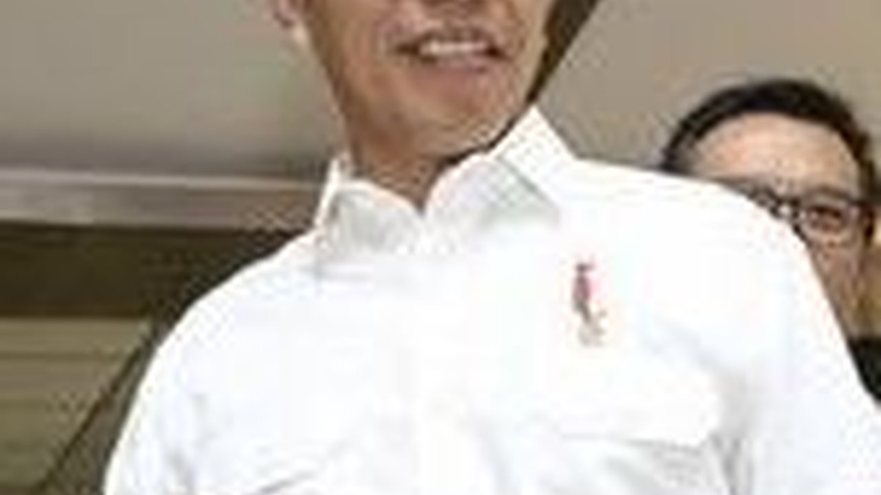 Survei Poltracking: Pemilih Jokowi di 2019, Dukung Ganjar-Mahfud di 2024