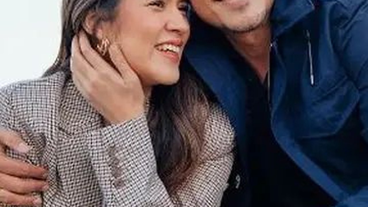 Sedang Jadi Perbincangan, Intip 7 Potret Mesra Raisa dan Hamish Daud