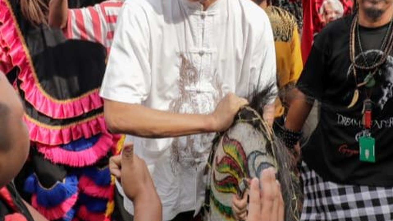 Beri Gamelan ke Seniman, Ganjar Harap Seni dan Budaya di Sumut Terus Berkembang