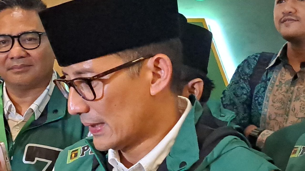 Viral Baliho Prabowo-Gibran di Padang Pakai Desain 2019, Ini Kata Sandiaga