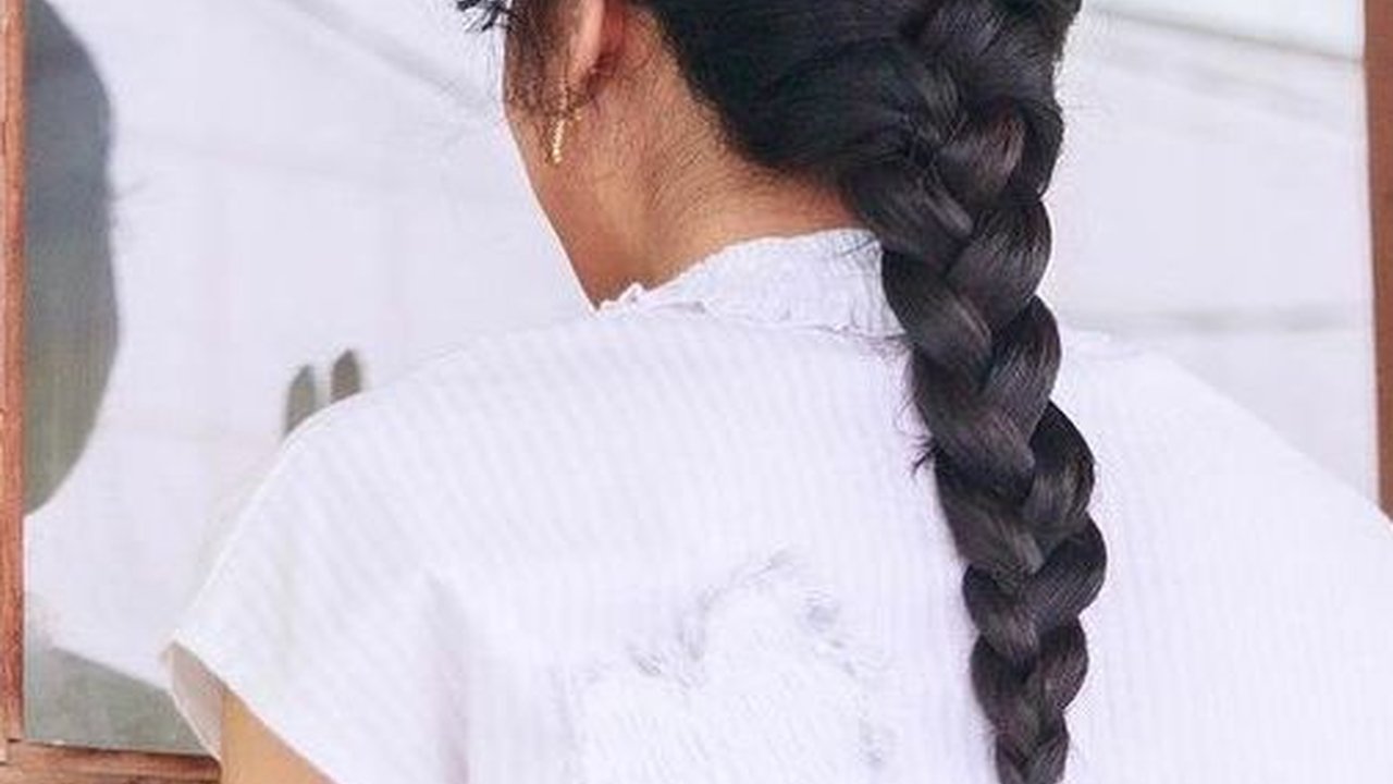 Momen Manis Maudy Ayunda Budayakan Literasi dan Main Bareng Anak-anak Sekolah